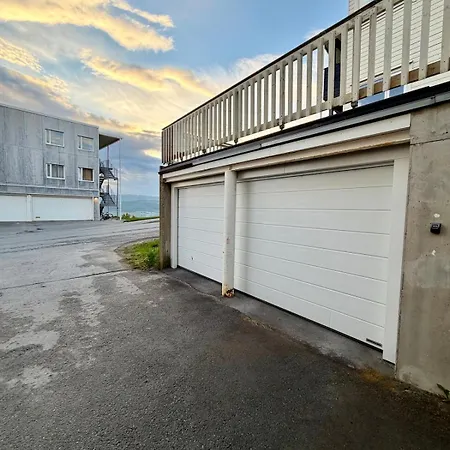Polaris 3 Apartment, Garage And Fjord View Apartment